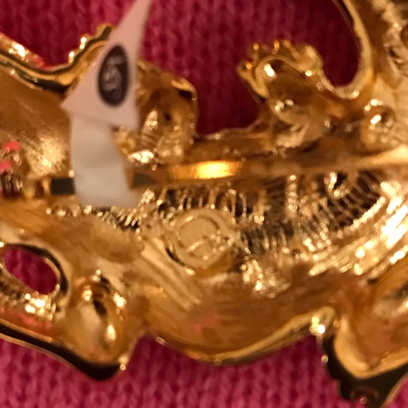 St. John’s alligator brooch, NWT - Picture 5 of 7